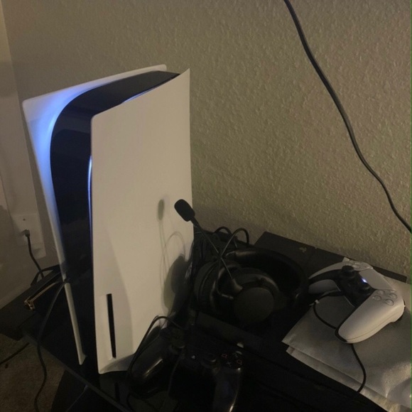 Ps5 - Picture 3 of 3